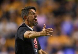 Paunovic manda mensaje a Gignac